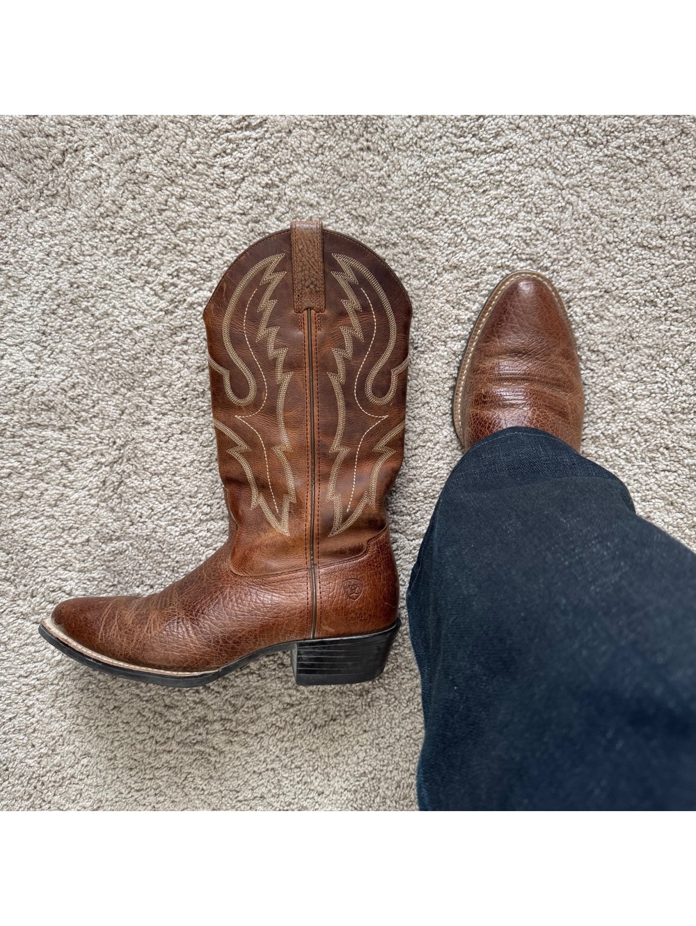 men’s brown ariat cowboy boots size 10.5 D